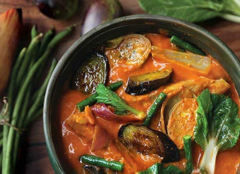 How To Cook Kare-Kare (Oxtail Stew)