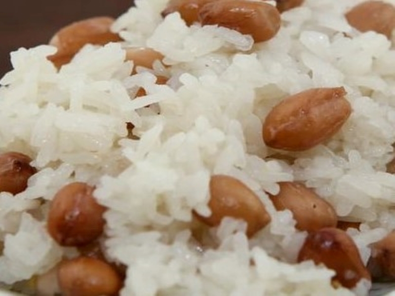 Xoi Dau Phong or Peanut Sticky Rice