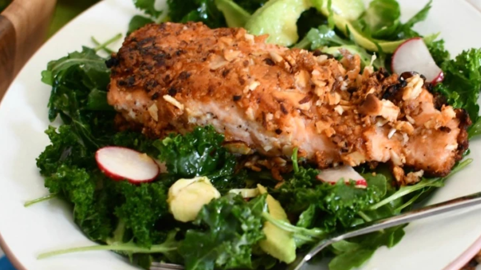 Almond-Crusted Salmon Salad