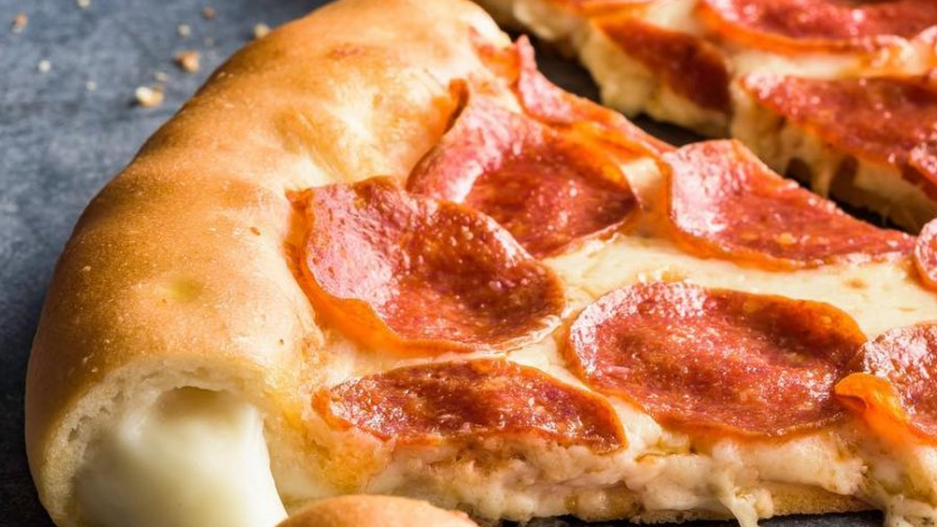 Mozzarella Stuffed Crust Pizza